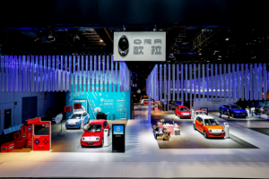 全球首款自動(dòng)駕駛電動(dòng)小車歐拉R1亮相上海車展