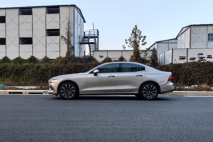 沃爾沃S60：操控，空間，性價比，一車在手，天下我有